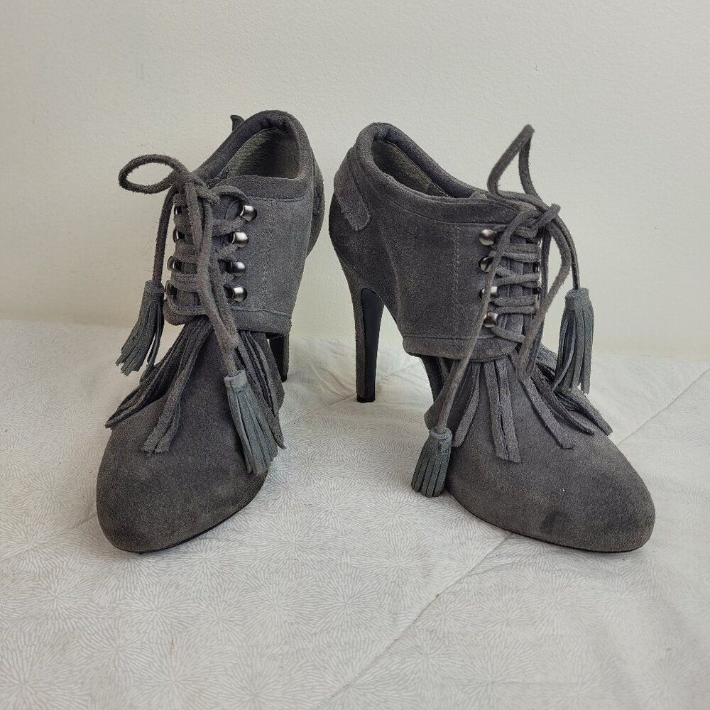 Colin Stuart gray suede booties fringe leather ties tassels stilettos boho 6.5